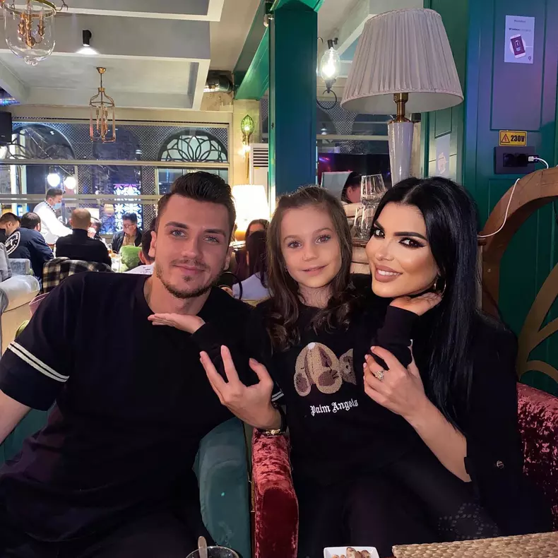 Ce îi interzice soțul Andreei Tonciu să facă de față cu fetița lor: „Pe Rebecca o las să facă ce vrea ea”