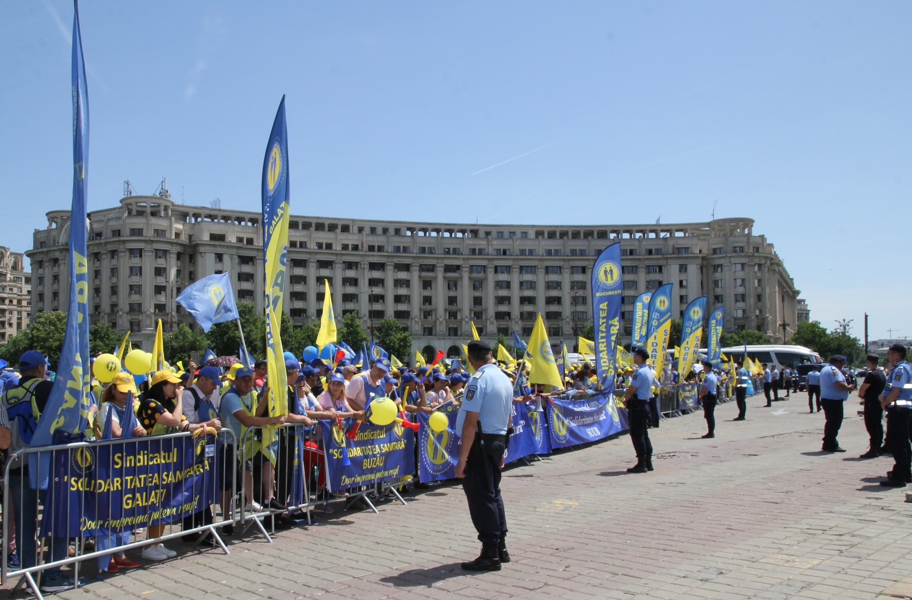 Protest masiv al sindicaliștilor din Sănătate. Peste 5.000 de angajați în fața Guvernului