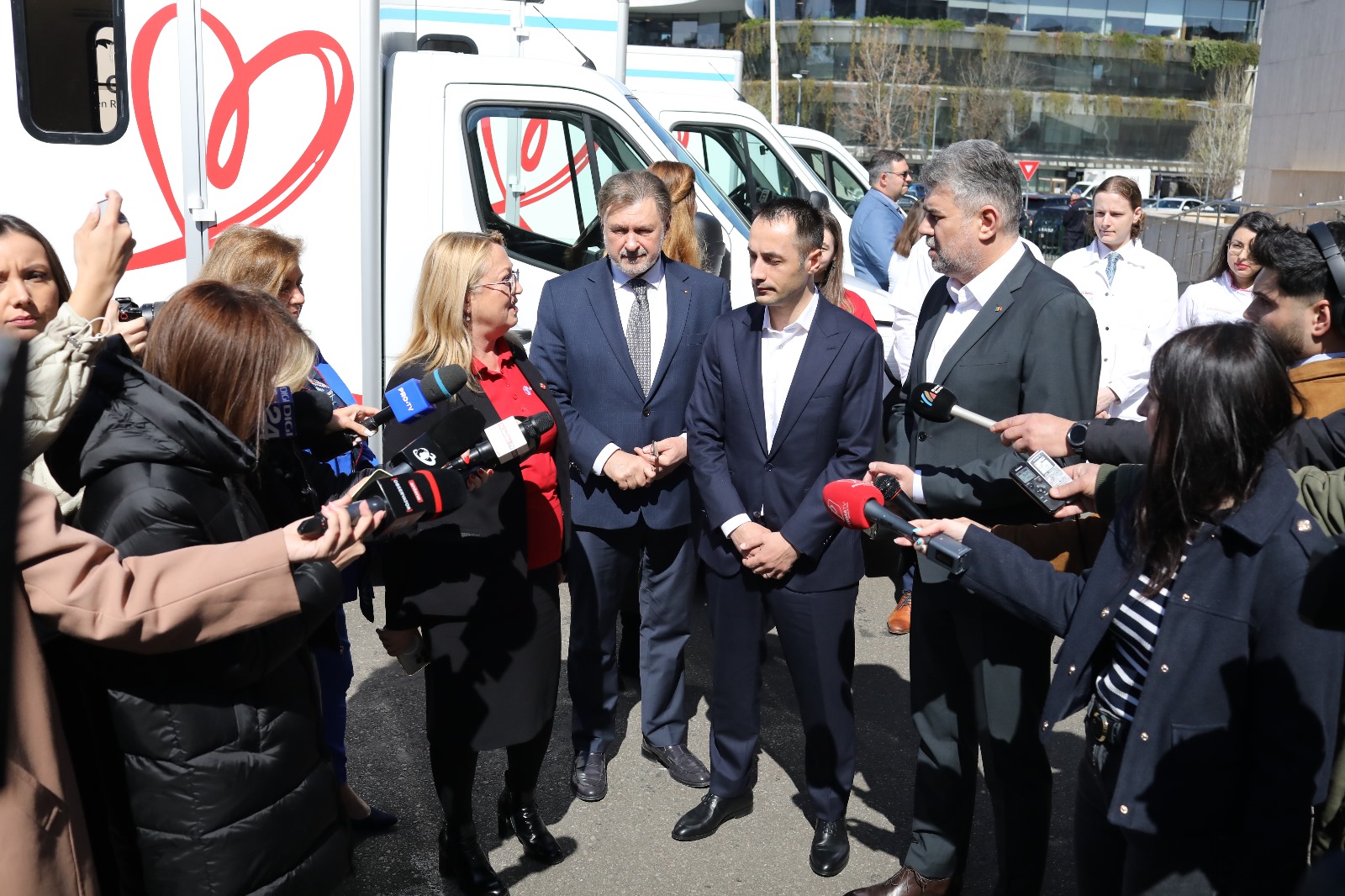 Marcel Ciolacu anunţă deblocarea posturilor din Sănătate: „Managerii pot să facă angajări. La sistemul de urgenţă nu există nicio restricţie, la fel şi la ATI”