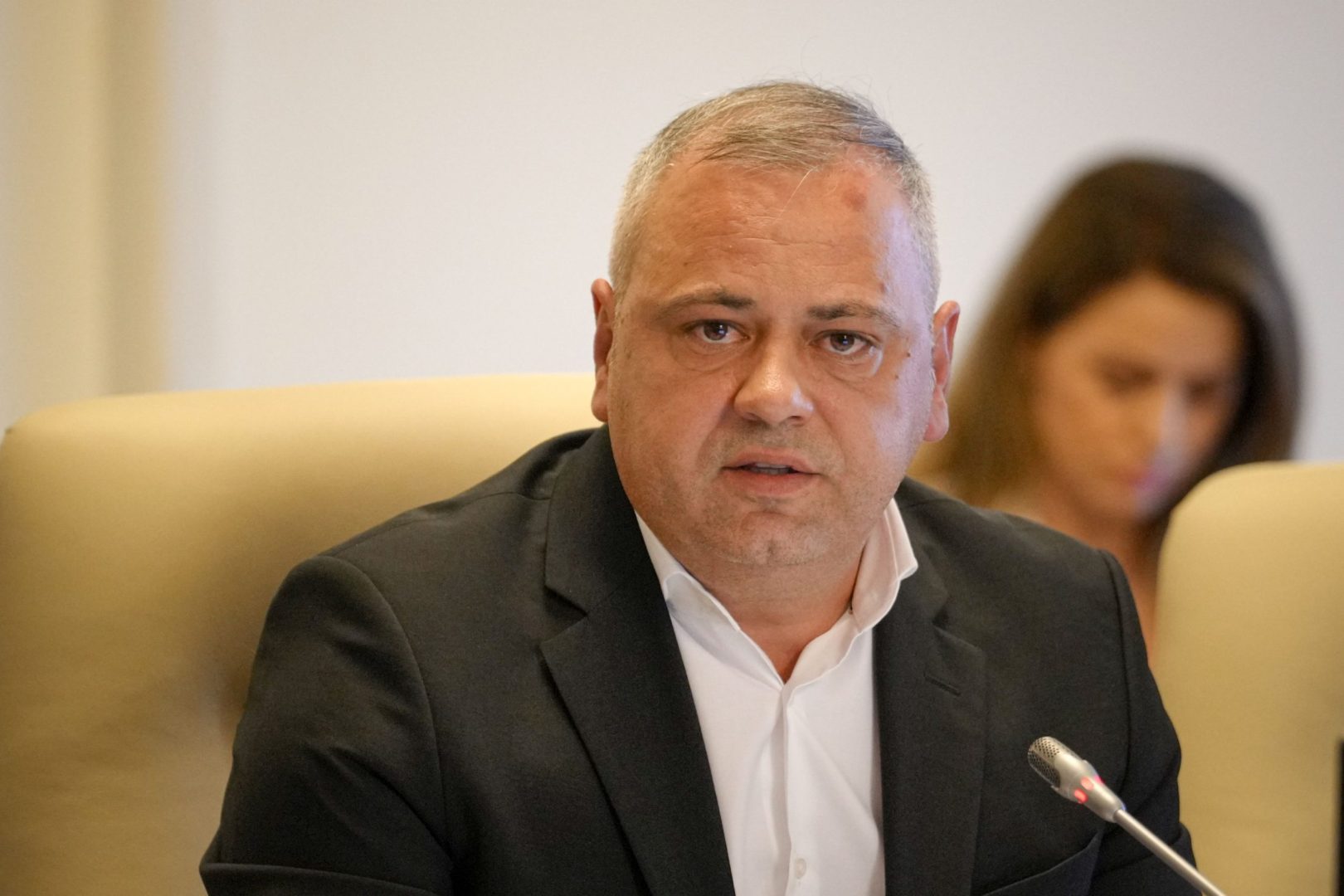 Ministrul Agriculturii, despre închiderea marilor magazine în weekend: „Românii pot decide. Încercăm să facem un studiu”