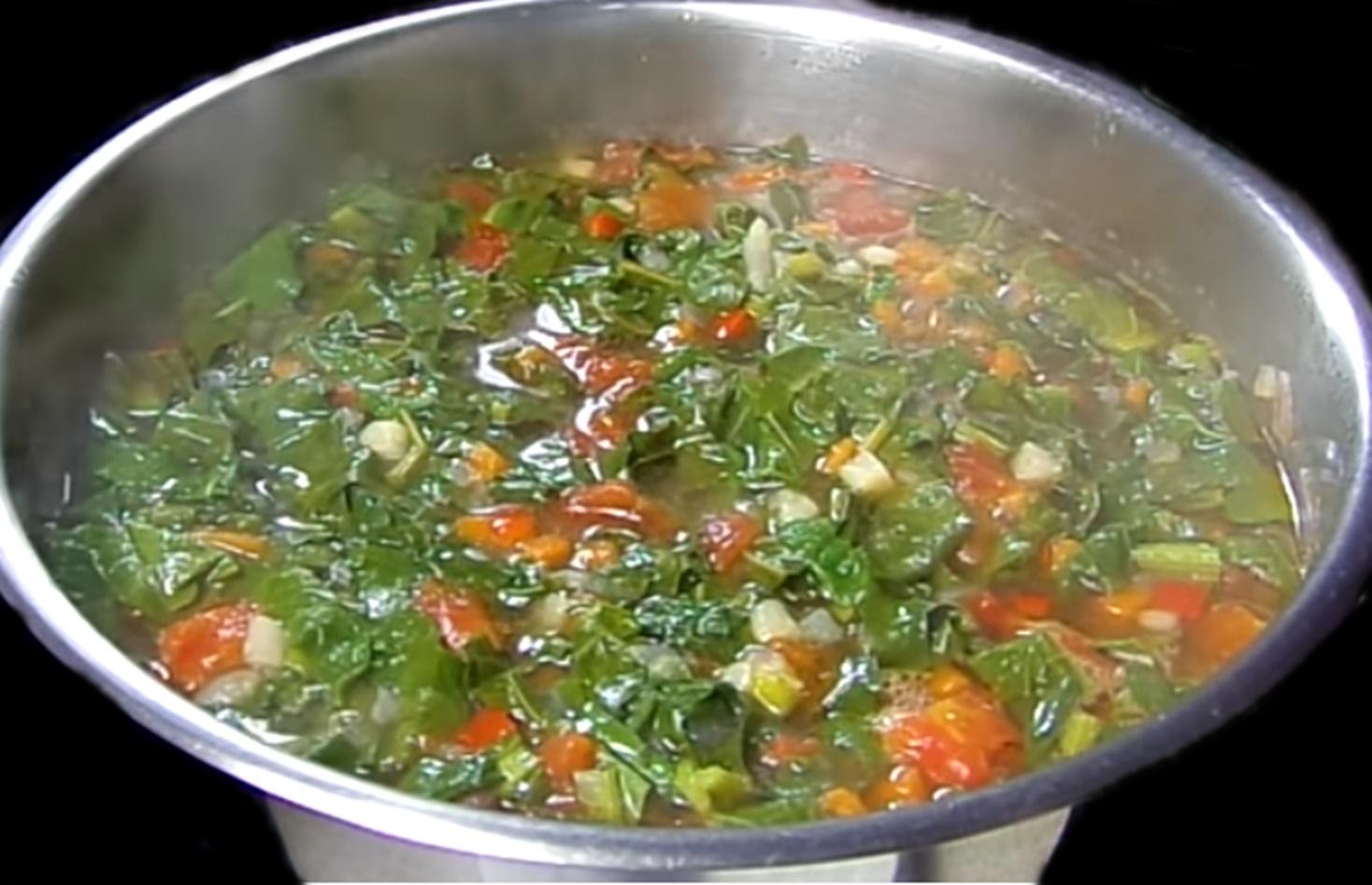Rețetă de post. Ciorbă de ștevie cu legume și orez