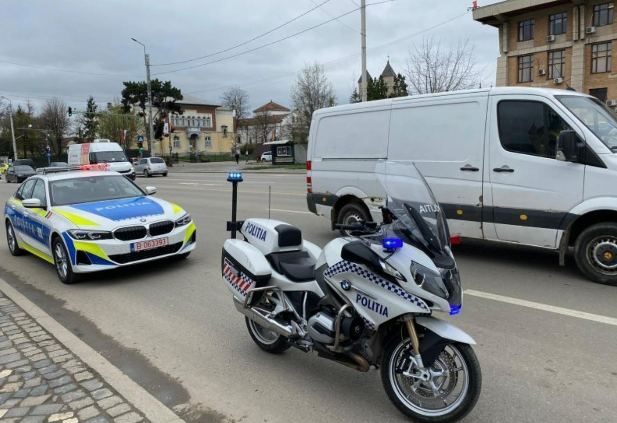 Polițiștii din Iași, incapabili să conducă noile autospeciale marca BMW. Un examen banal le dă aprige bătăi de cap