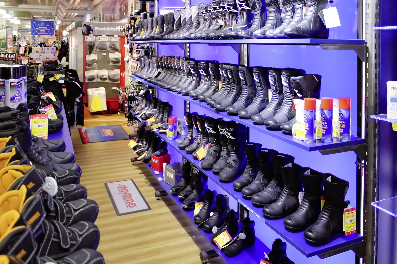 Se închid şi magazinele robotizate în weekend. Legislaţia nu face nici o excepţie