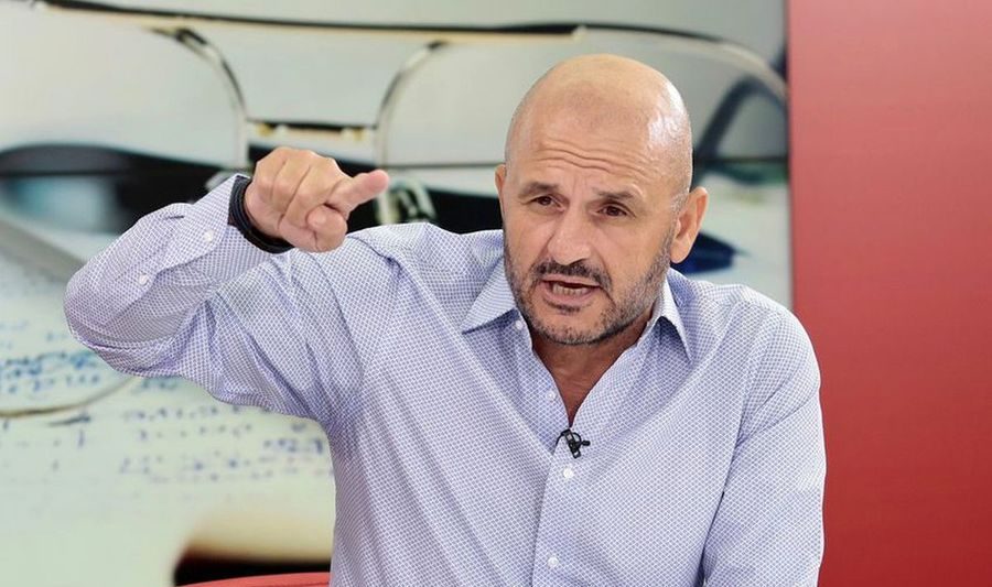 Un nou scandal în care este implicat Adrian Mititelu. ANAF i-a pus sechestru pe maşinile de lux, printre care două BMW