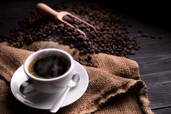 Ingredientul pe care ar trebui să îl pui în cafeaua de dimineață, pentru ca băutura să fie mai sănătoasă. Este ieftin și face minuni pentru organismul tău