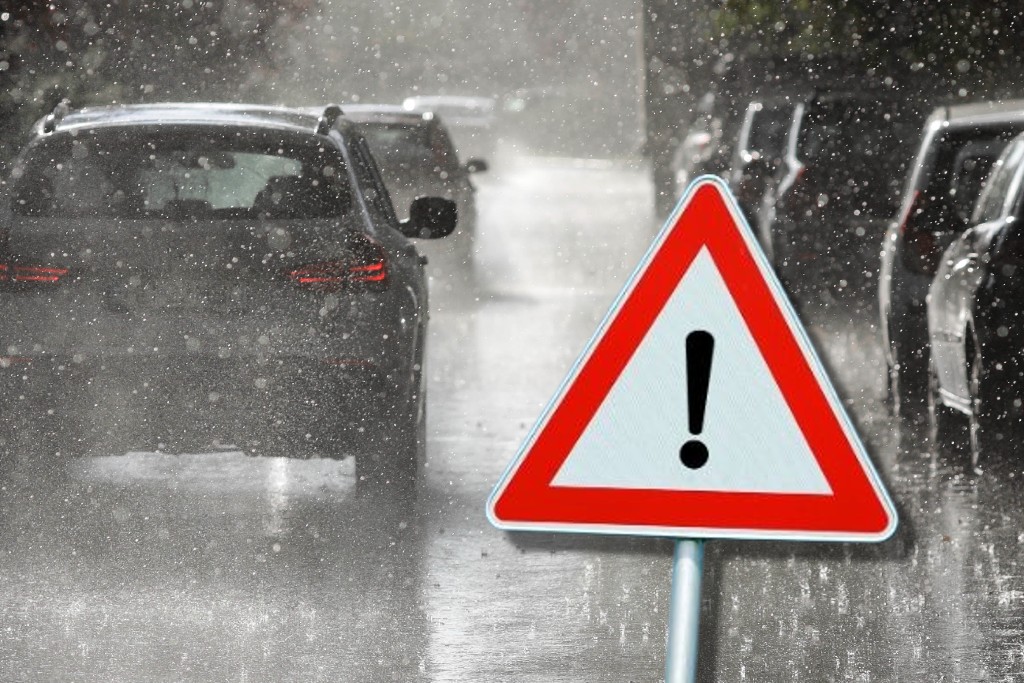 Prognoza meteo anunţă prima furtună de toamnă. Un ciclon loveşte Europa, iar România se află la capătul talvegului