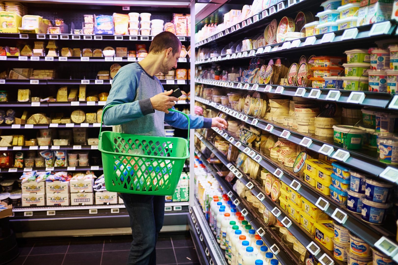 Schimbare în toate magazinele din România. Apare o nouă etichetă pe produse, este în avantajul românilor