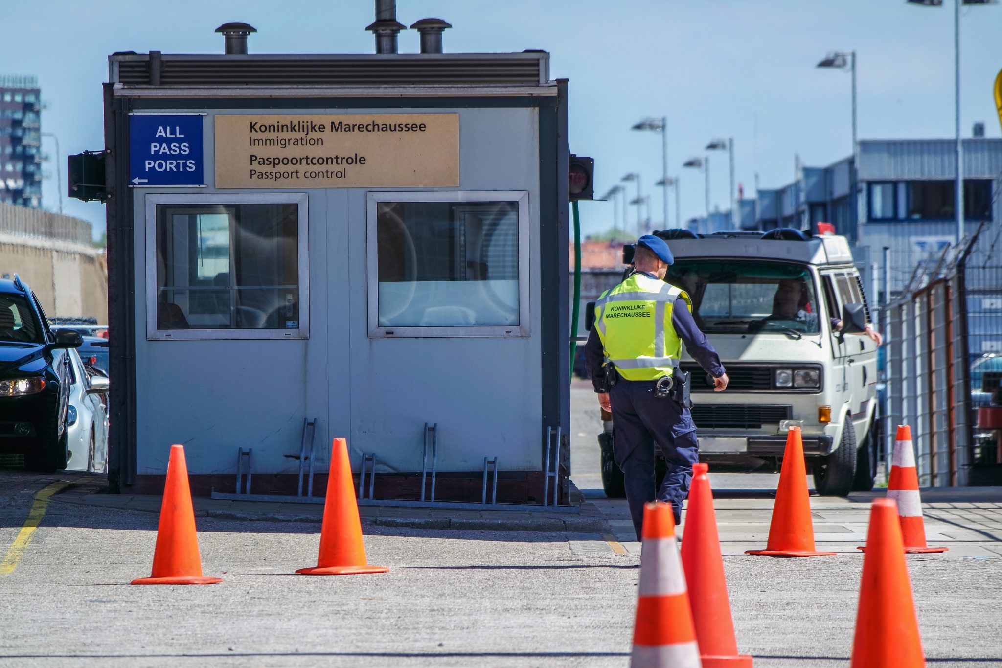 Schengen nu mai este un spaţiu larg de liberă circulaţie. Statele care au reintrodus controale temporare la frontieră