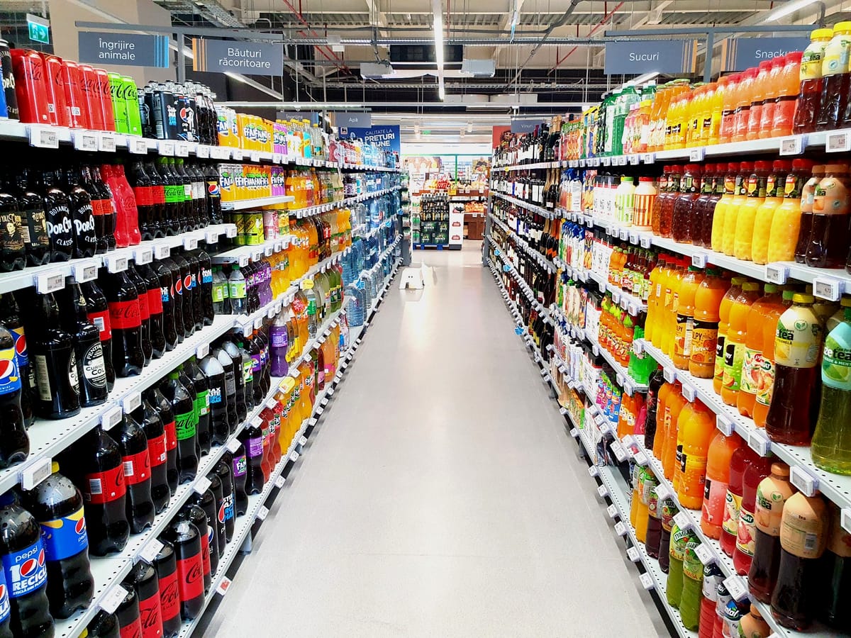 Țara care scumpește sucurile. Guvernul încearcă să readucă economia pe făgaș normal