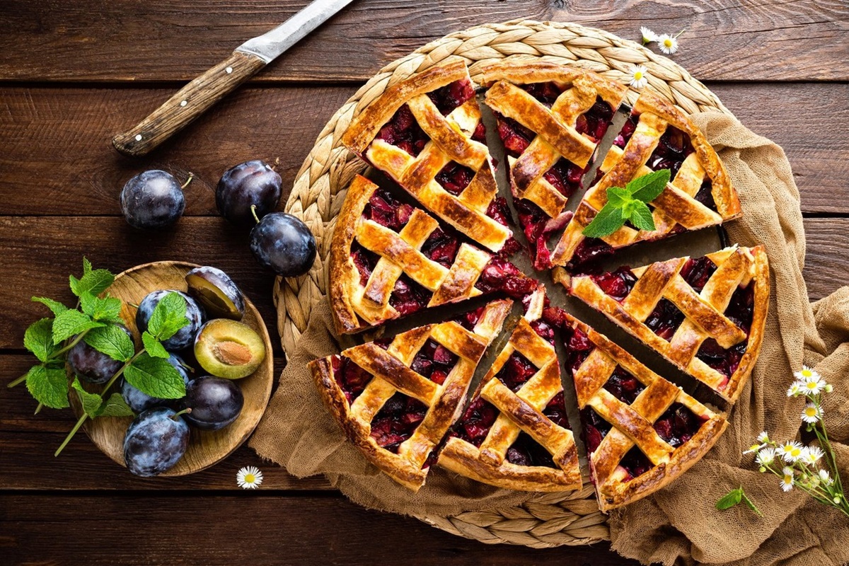 Reteță de tartă cu prune. Cel mai delicios desert de post și foarte simplu de făcut