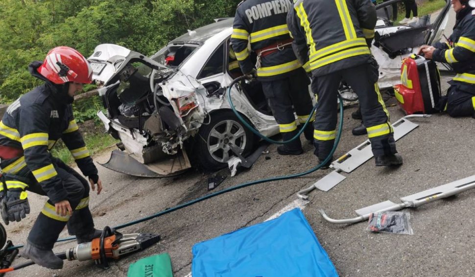 Momente cumplite pe șosea chiar în Vinerea Mare. Un tânăr beat a provocat un accident tragic. Bilanțul: un mort și patru răniți