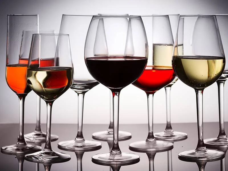 Românii, cei mai mari consumatori de alcool din lume. Medicii și psihologii trag semnale de alarmă: „Nu este considerat o substanță toxică, o otravă, este considerat un aliment”