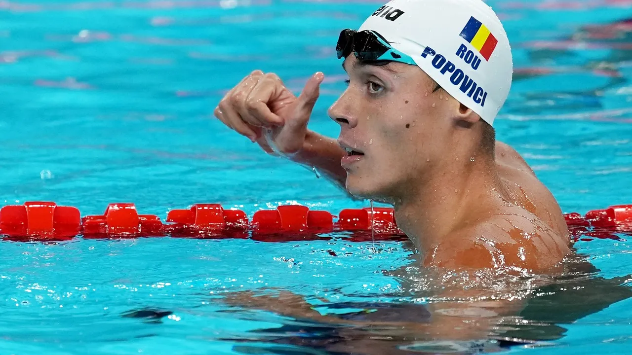 David Popovici s-a calificat în semifinale la 200 de metri liber la CM de Nataţie. Programul complet al probelor la care va concura