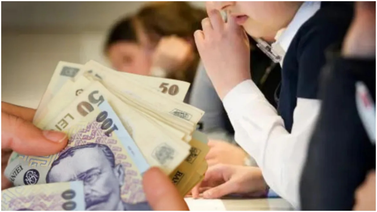 Burse școlare 2025-2026. Când vor încasa elevii bursele de merit pentru septembrie și octombrie