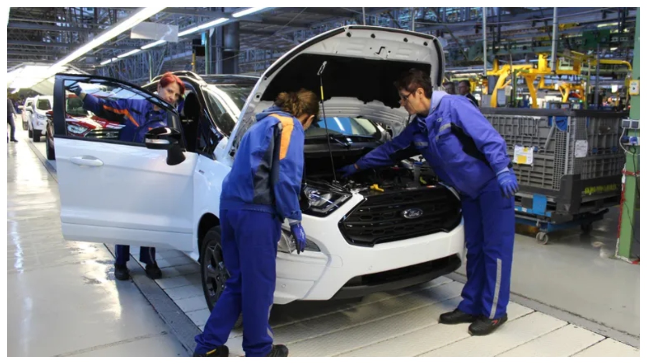 Criză majoră în industria auto. Ford anunţă alte 1.000 de concedieri