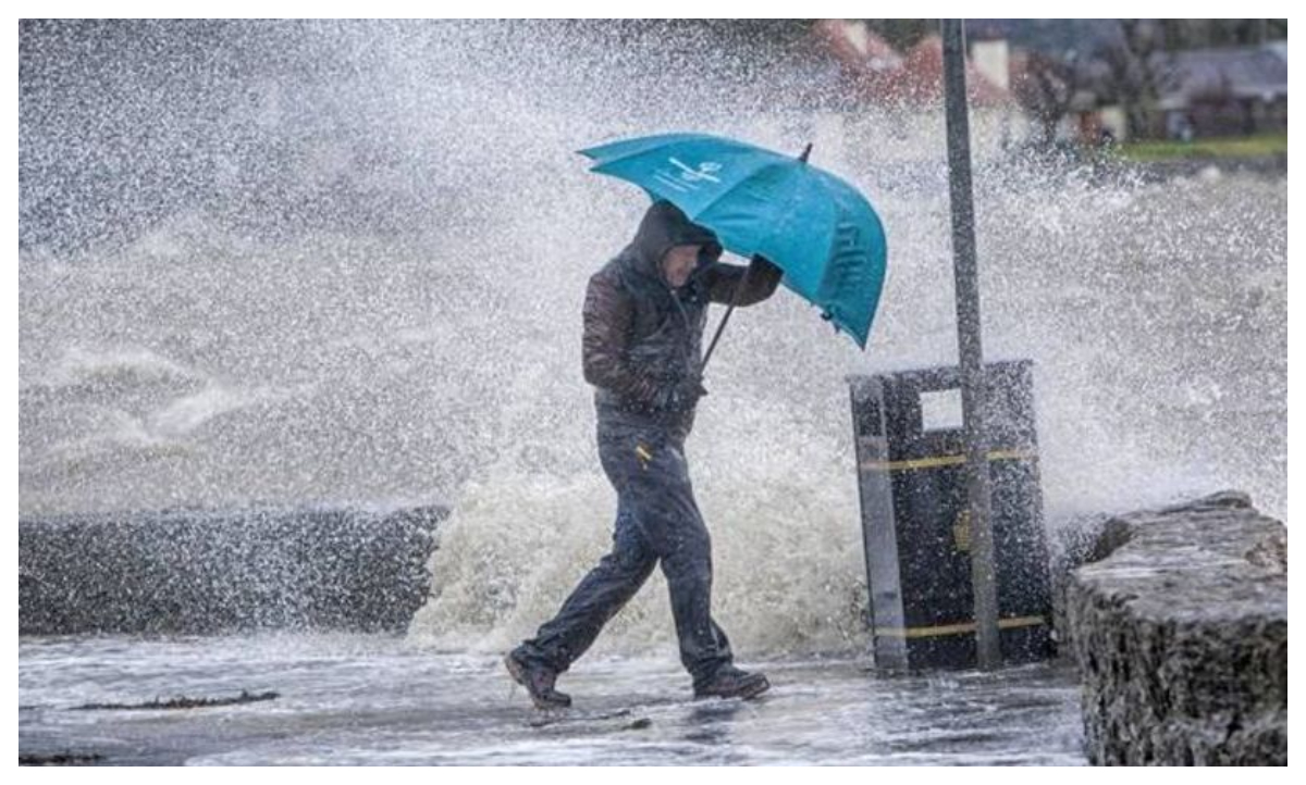 Prognoza meteo. Vreme schimbătoare în toată țara, nebulozitate stratiformă persistentă, ploi și vânt