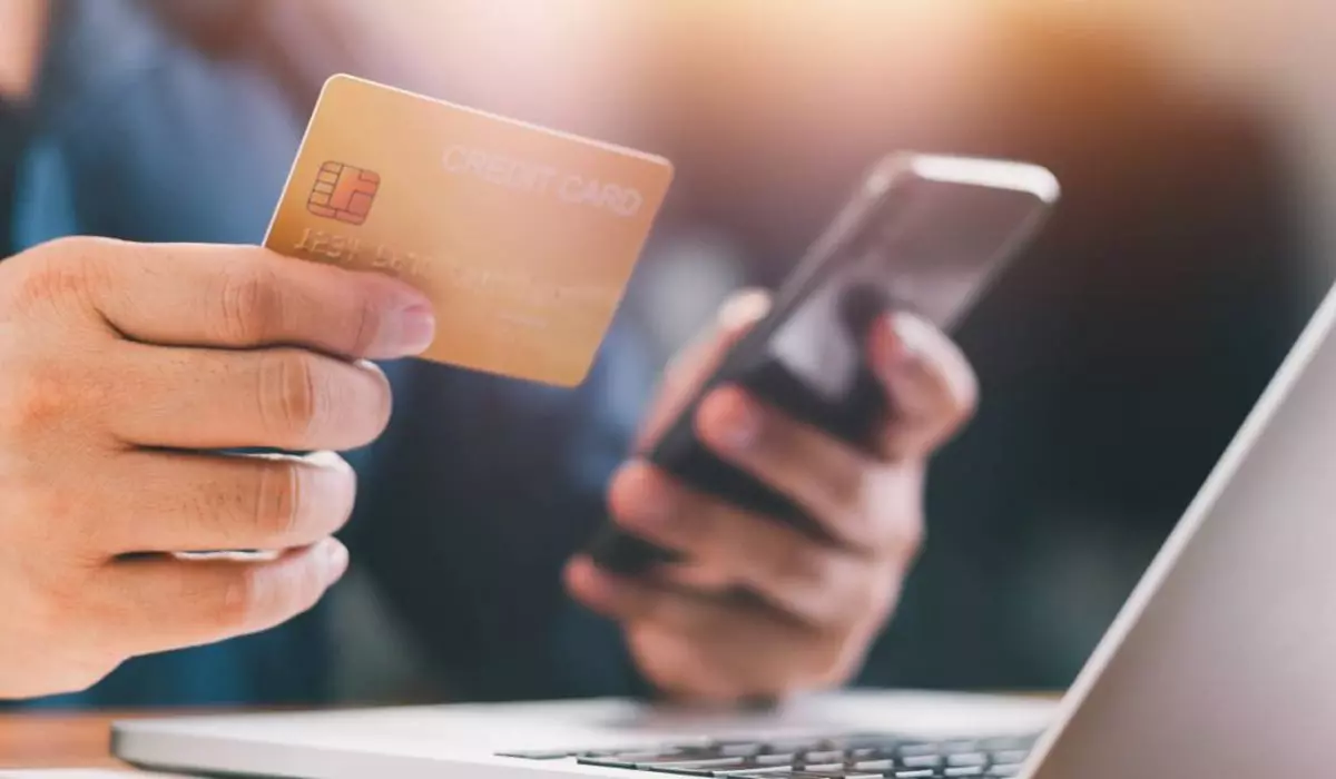 Alertă pentru toţi românii cu card la bancă. Trebuie să plătească de urgenţă