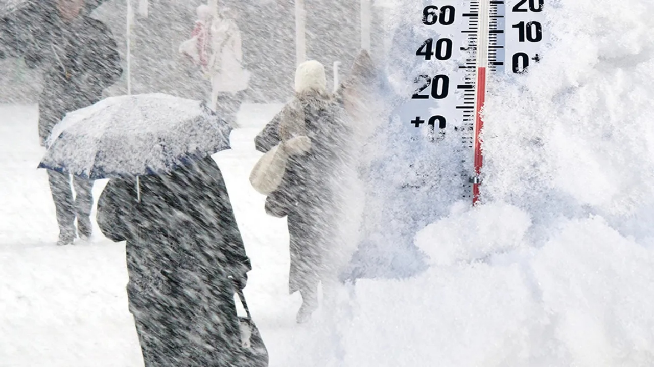 Vremea se schimbă radical, iarna își intră brutal în drepturi chiar de Crăciun. Viscol, zapădă și temperaturi negative în aproape toată țara. 19 județe sub COD GALBEN