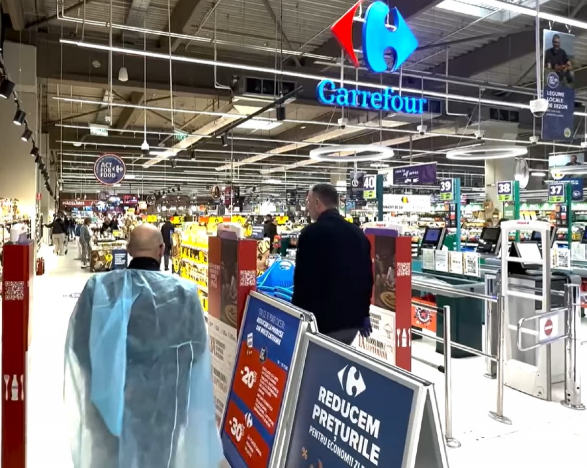 Piedone in Carrefour