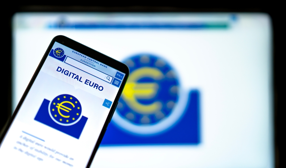 Euro digital care vrea să înlocuiască banii clasici. Moneda viitorului ar putea da greș: Nu va fi niciodată, în mod real, un ban!