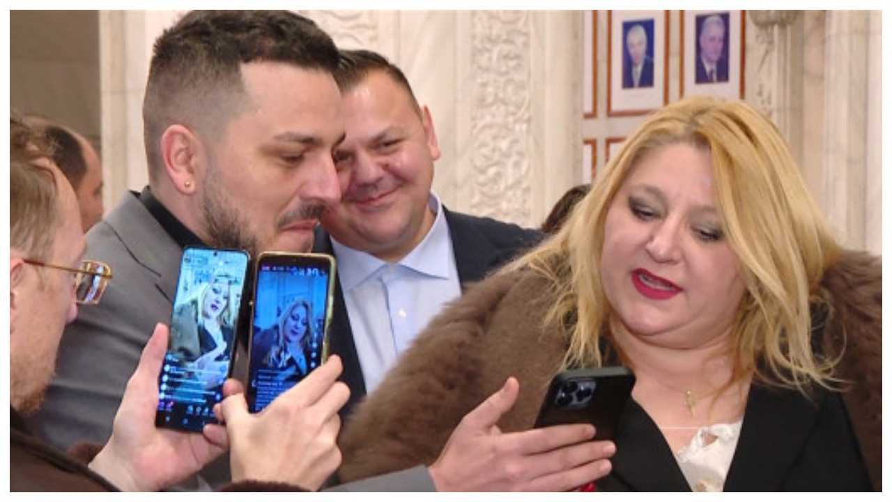 Diana Șoșoacă a turbat după ce procurorii au descins acasă la influencerul Makaveli, consilierul său: „România a fost transformată într-un stat polițienesc”