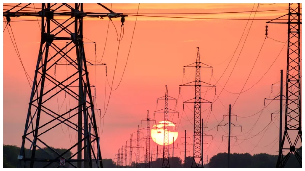 Noi reguli pentru racordare la rețea, după ce Bolojan a amenințat cu desființarea ATR-urilor. Ce a decis ANRE