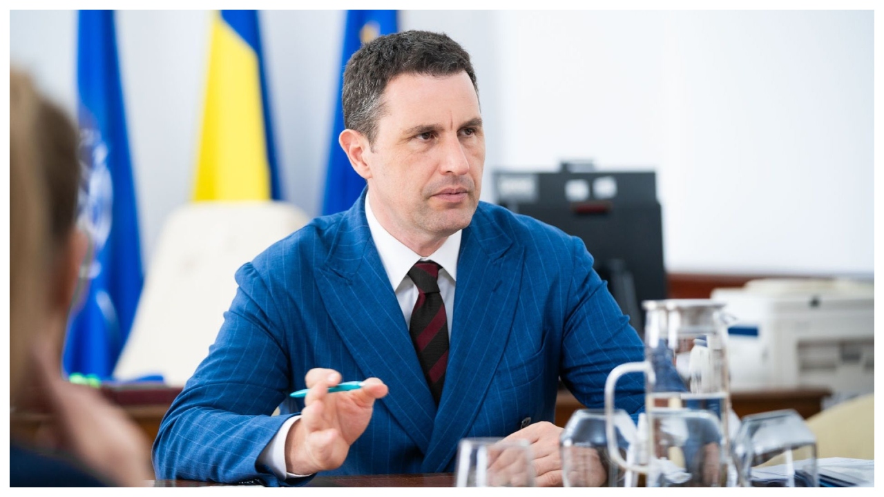 40.000 de funcționari din administrația centrală și locală vor fi concediați