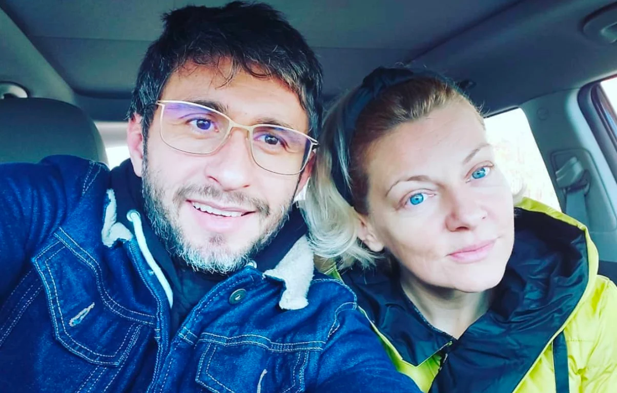 Familia lui Dragoș Bucur și a Danei Nălbaru s-a mărit. Cine este Neagan şi cum au reacţionat copiii