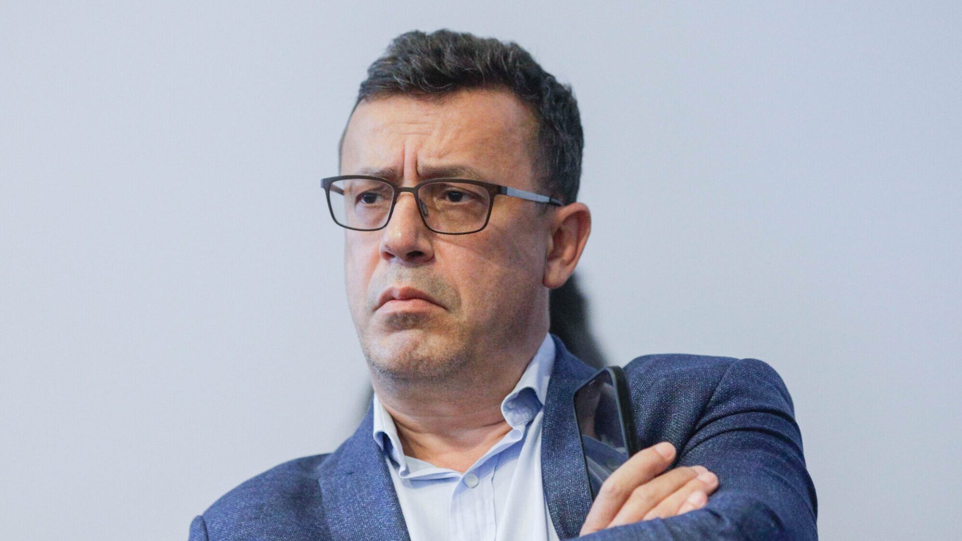 Victor Ciutacu: „E normal ca portavocea guvernului să fie persoana care i-a făcut cimpanzei și golani pe președintele și vicepreședintele SUA, Donald Trump și JD Vance?”