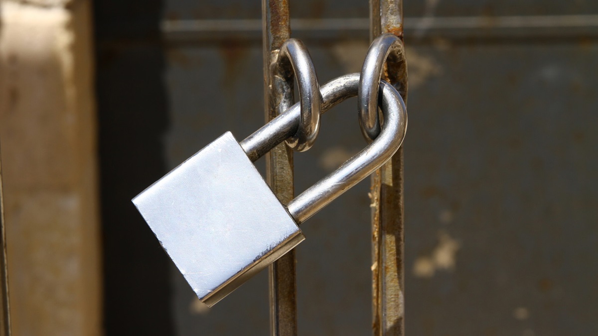 Colosul din România anunţă că se închide DEFINITIV. 500 de oameni rămân fără loc de muncă