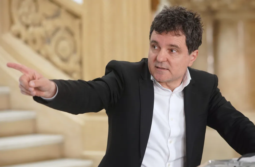 Lovitură pentru sinecuriştii de lux! Se plafonează salariile şefilor din toate companiile: „E de bun simţ, să dăm exemplu!”