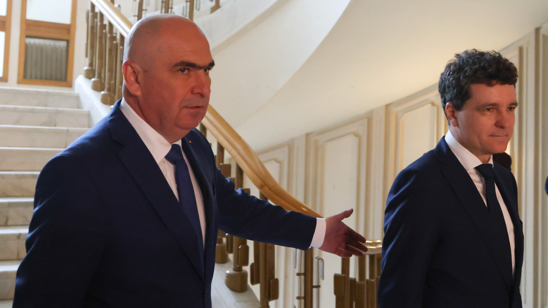 Nicuşor Dan îl apără pe Bolojan după decizia CCR: „Nu e o chestiune așa de importantă încât un Guvern să-și dea demisia”