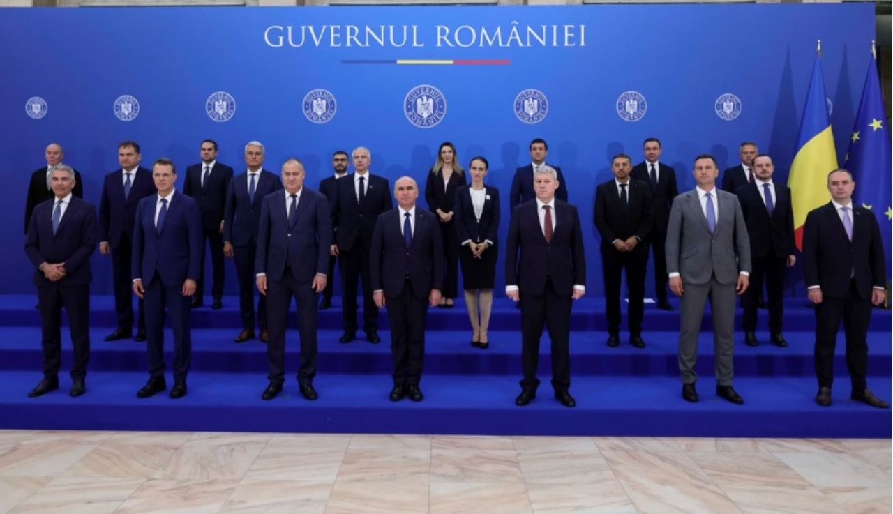 Bogații care dictează austeritatea. Cine sunt CEI MAI ÎNSTĂRIȚI MINIȘTRI din cabinetul Bolojan