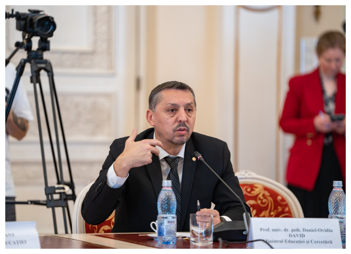 Noi schimbări în Educație: Evaluări fără modele la clasele II, IV și VI și reguli noi pentru concursurile de directori și inspectorate