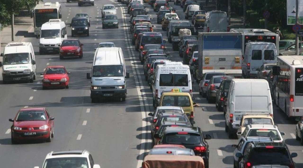 Se schimbă CODUL RUTIER! Zonă de siguranță de trei metri în intersecții, parcări speciale inclusiv pe trotuar