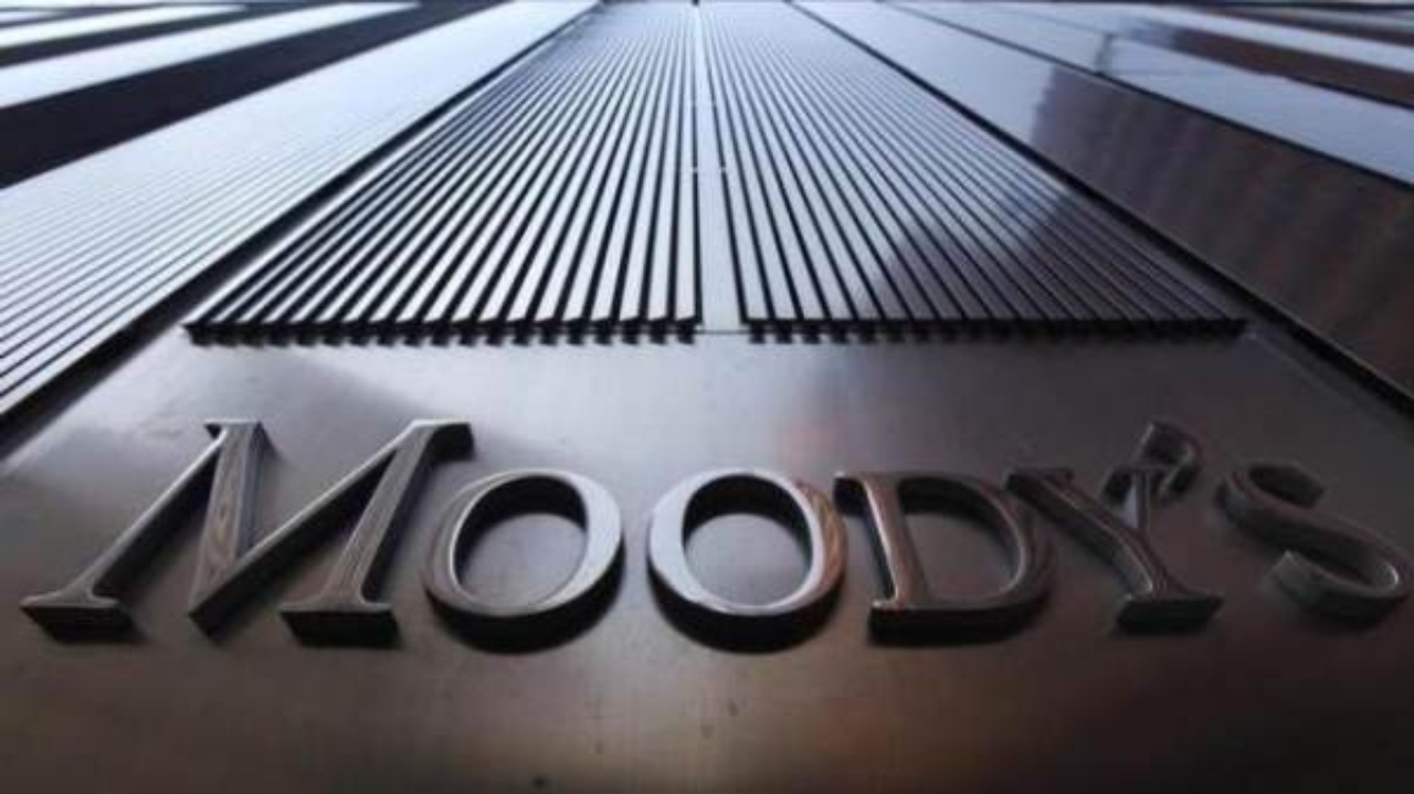 Moody’s confirmă ratingul României la ”Baa3”. Perspectiva negativă reflectă riscurile semnificative de implementare legate de programul fiscal al Guvernului