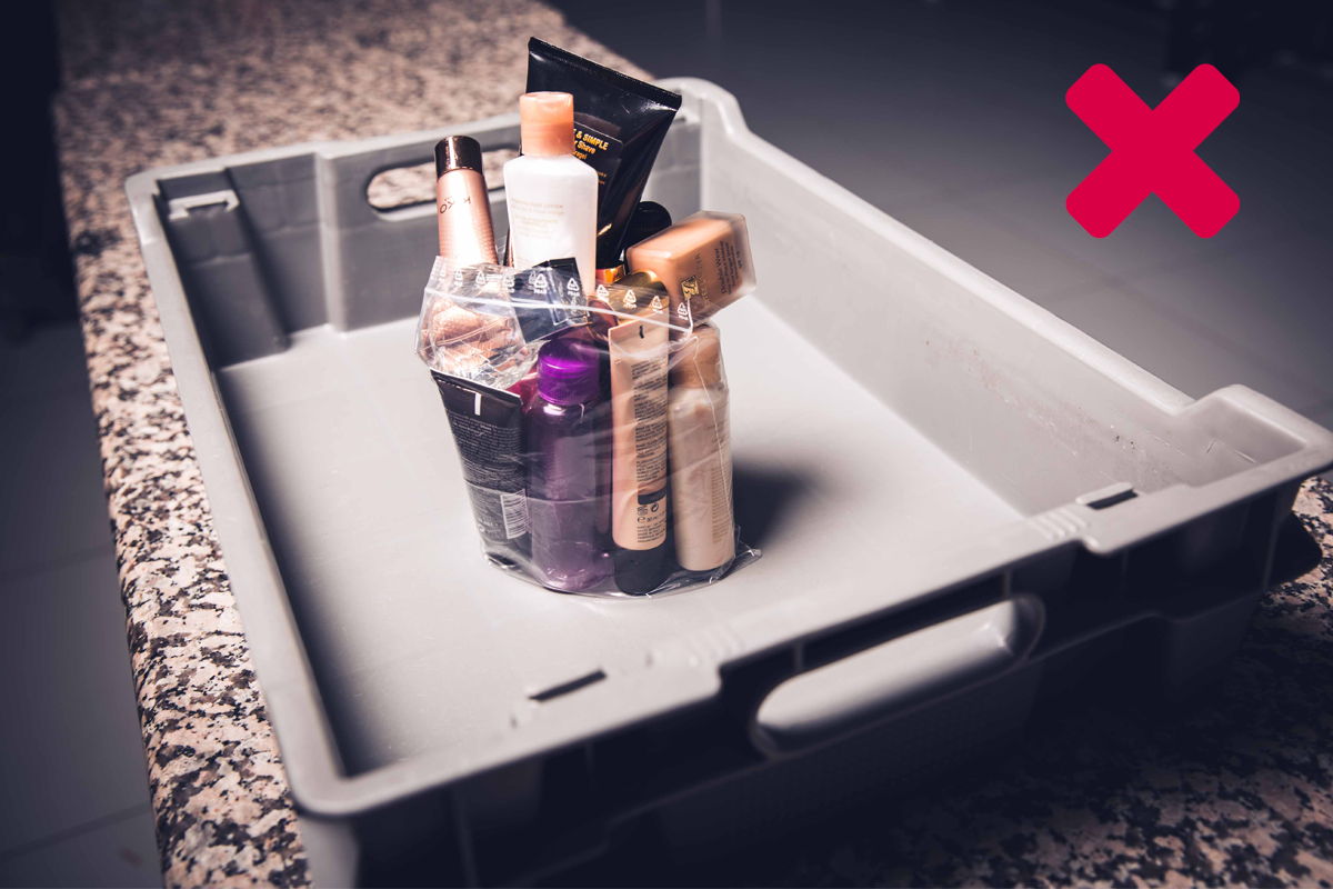 SRI explică noile reguli pentru lichide în bagajul de mână: Transportul acestora va fi permis în recipiente cu o capacitate de până la doi litri doar după instalarea noului model de echipament de control