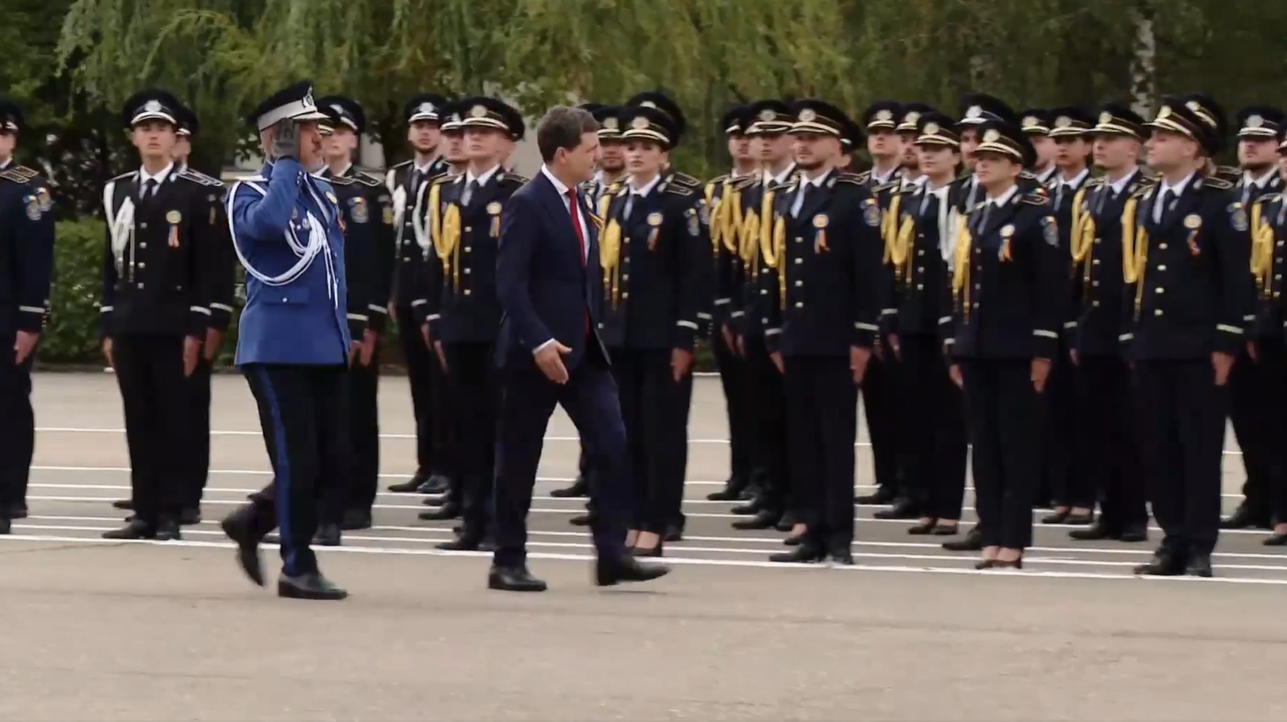 Nicuşor Dan,  mesaj pentru viitorii ofiţeri: „Cred că nu conștientizați cât de mare este responsabilitatea pe care o aveți”