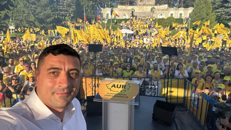 George Simion incită la mișcări de stradă: „Eu nu îmi mai pot asuma organizarea unor proteste pașnice. În momentul în care explodează mămăliga și sunt peste 200.000 de oameni în stradă, voi fi și eu acolo lângă voi” VIDEO