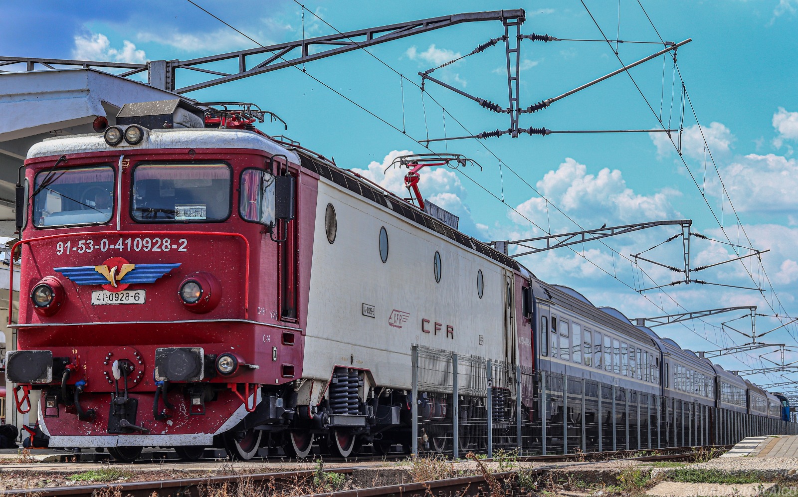 Vrei să ajungi mai repede la mare? CFR te rezolvă…cu întârzieri între 64 și 200 de minute la sosirea trenurilor pe litoral