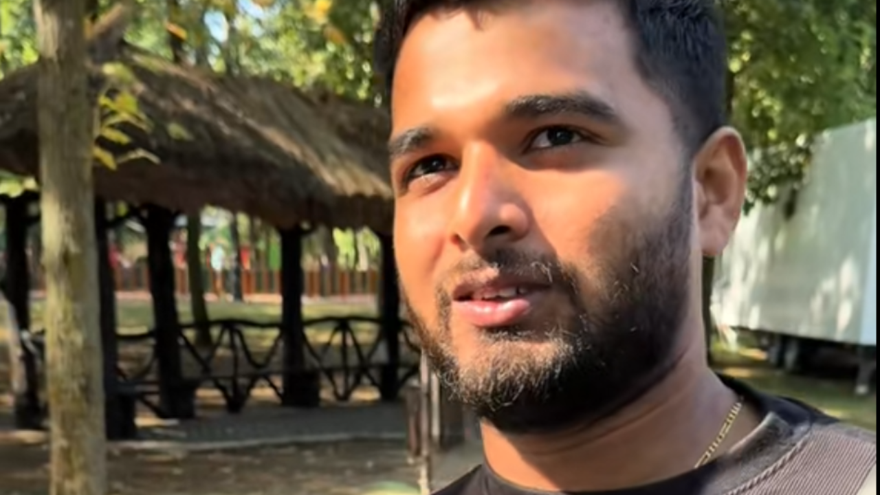 Câți bani câștigă un tânăr din Sri Lanka, în România? Și-a construit casă în țara natală
