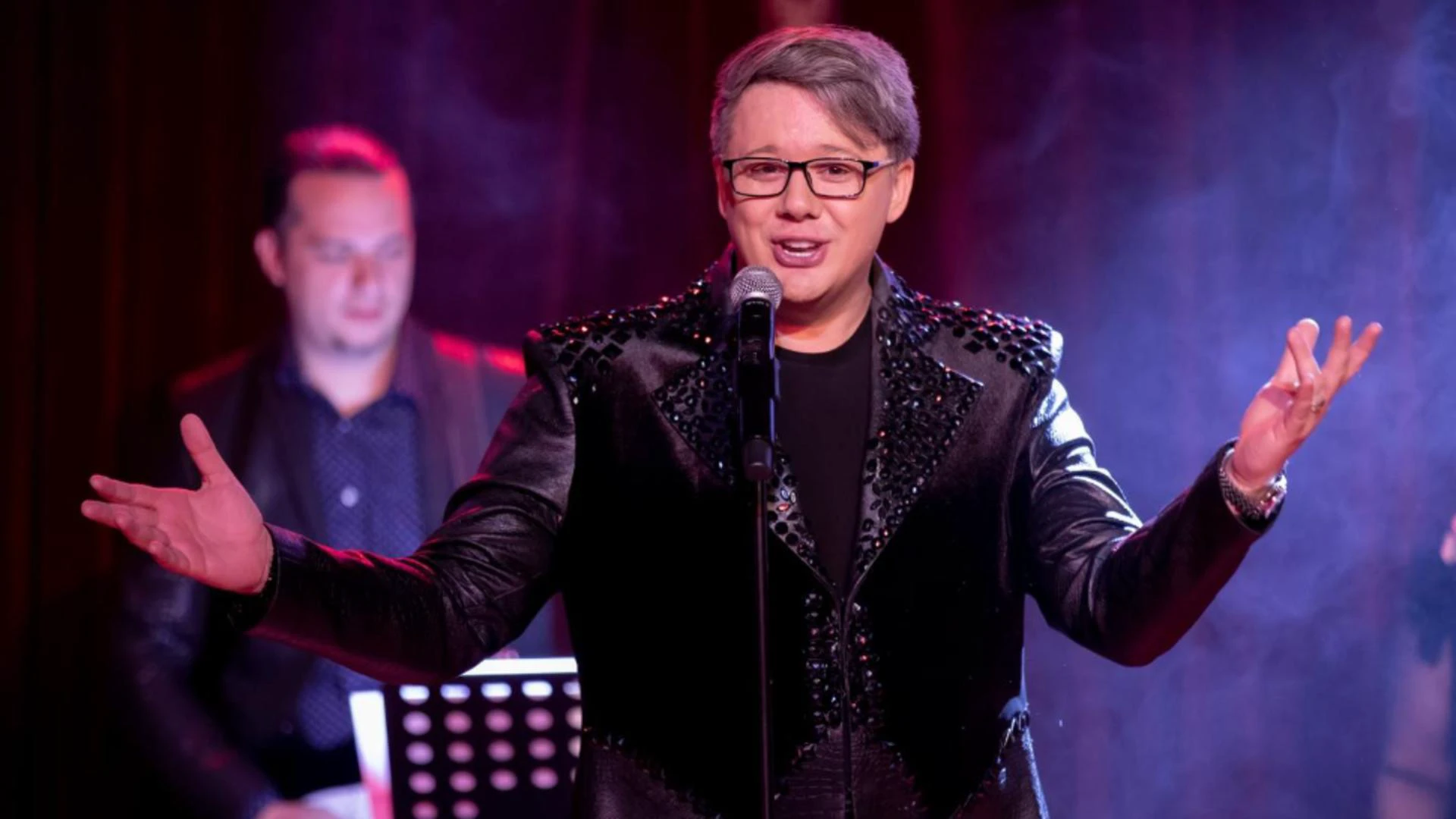 De ce se îngrașă, de fapt, vedetele. Fuego a spus cine e de vină pentru kilogramele în plus ale artiștilor