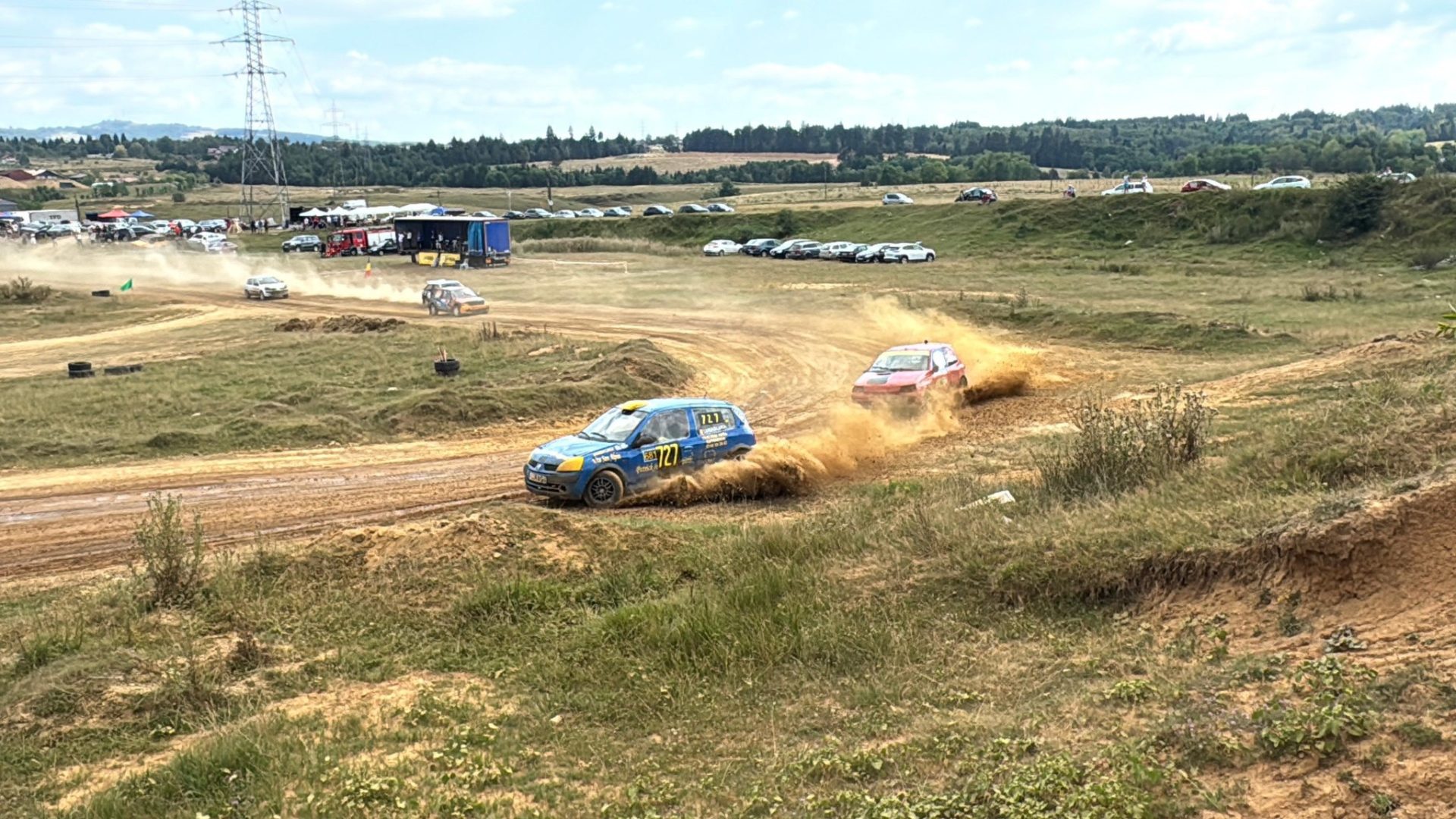 Accident grav la Campionatul Naţional de Rally Cross. Doi spectatori au fost răniți, competiția a fost oprită