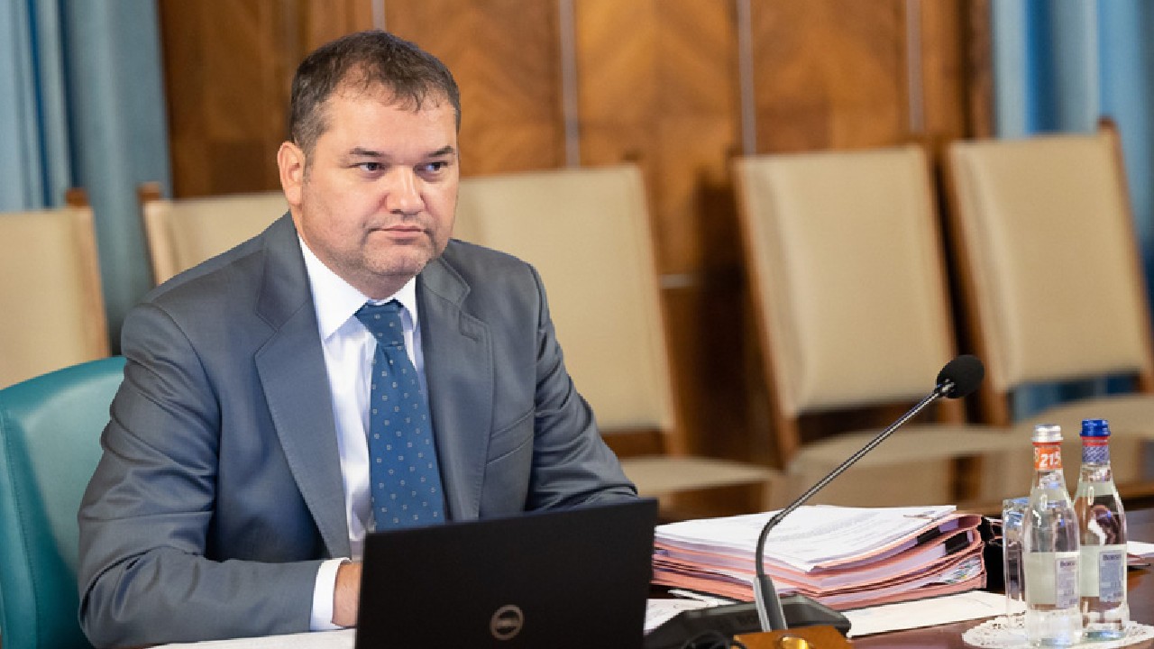 Cseke Attila anunță că vor fi desființate 40.000 de posturi din administrația locală: „2,2 miliarde de lei anual, atât este economia din aceste măsuri”