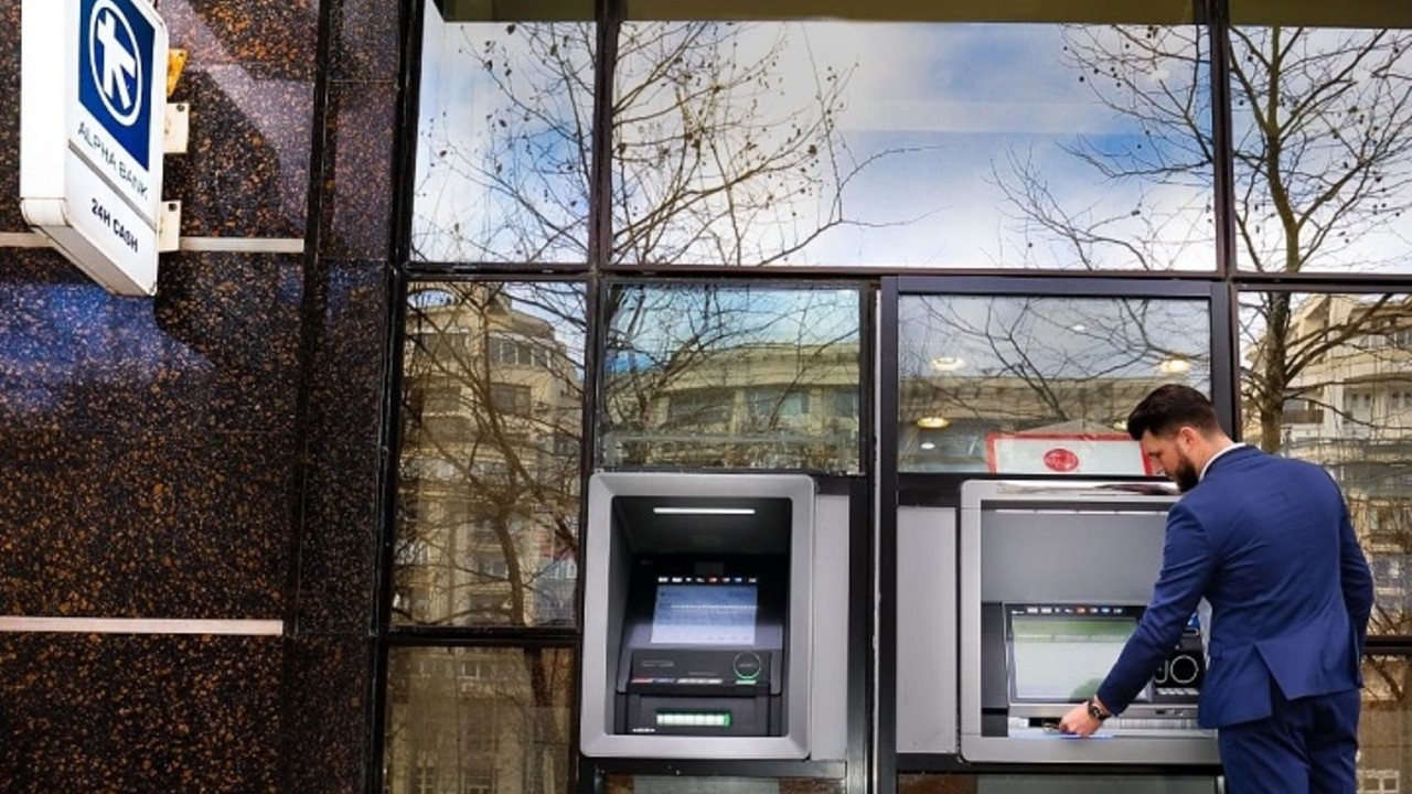 O mare bancă din România dispare! Conturile și cardurile clienților se închid automat la 14 august 2025