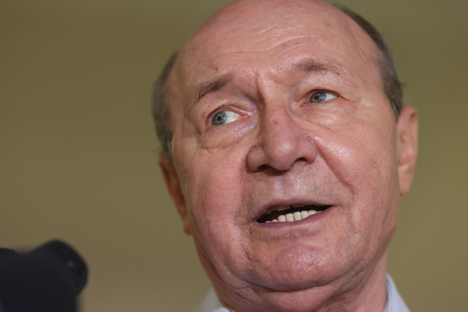 Romunska vlada naj bi Traianu Băsescuju naslednji teden dodelila vilo