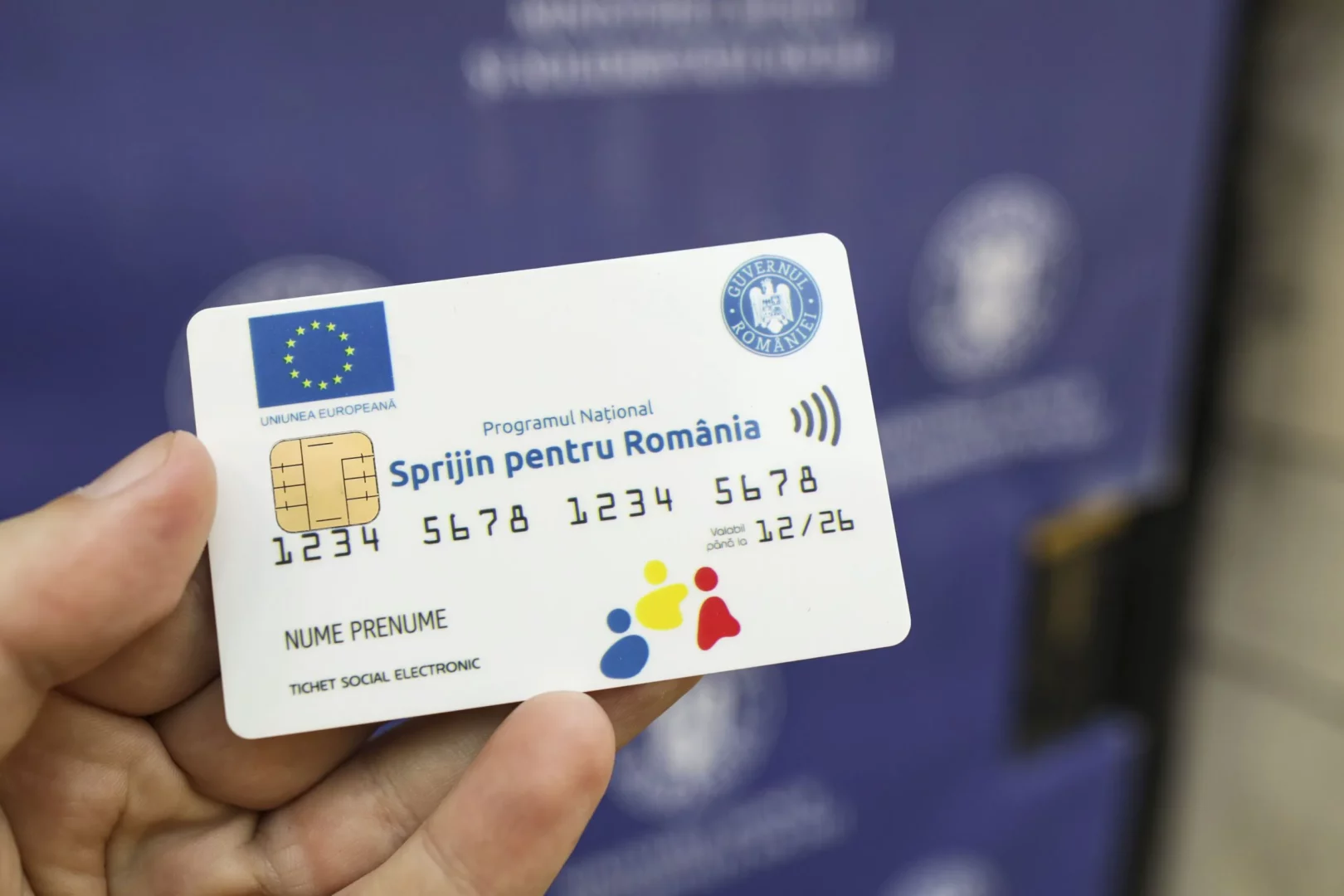 Veste imensă pentru cei mai vulnerabili români! Din septembrie, statul le bagă banii direct pe card