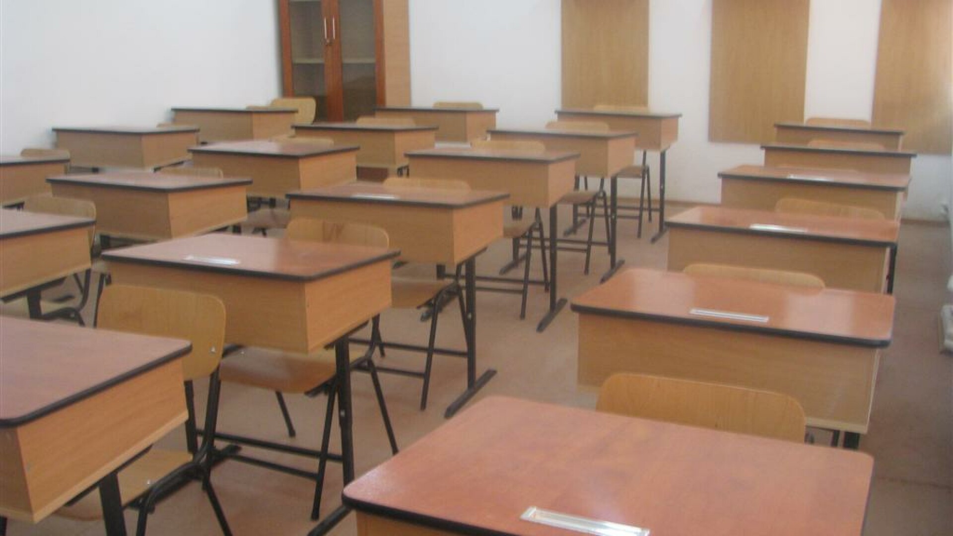 Austeritatea loveşte şi în Educaţie. Peste 500 de şcoli din România vor fi desfiinţate. Ce se întâmplă cu elevii şi profesorii
