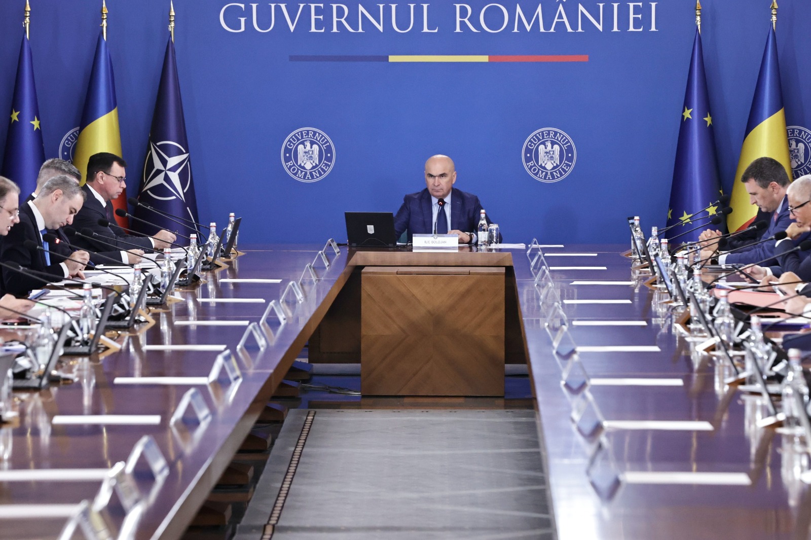 Guvernul aprobă Pachetul 2 de măsuri fiscale, împărţit în şase proiecte. Pachetul de reforme vizează pensiile magistraților, sistemul de sănătate, administrația locală și eficientizarea fiscală