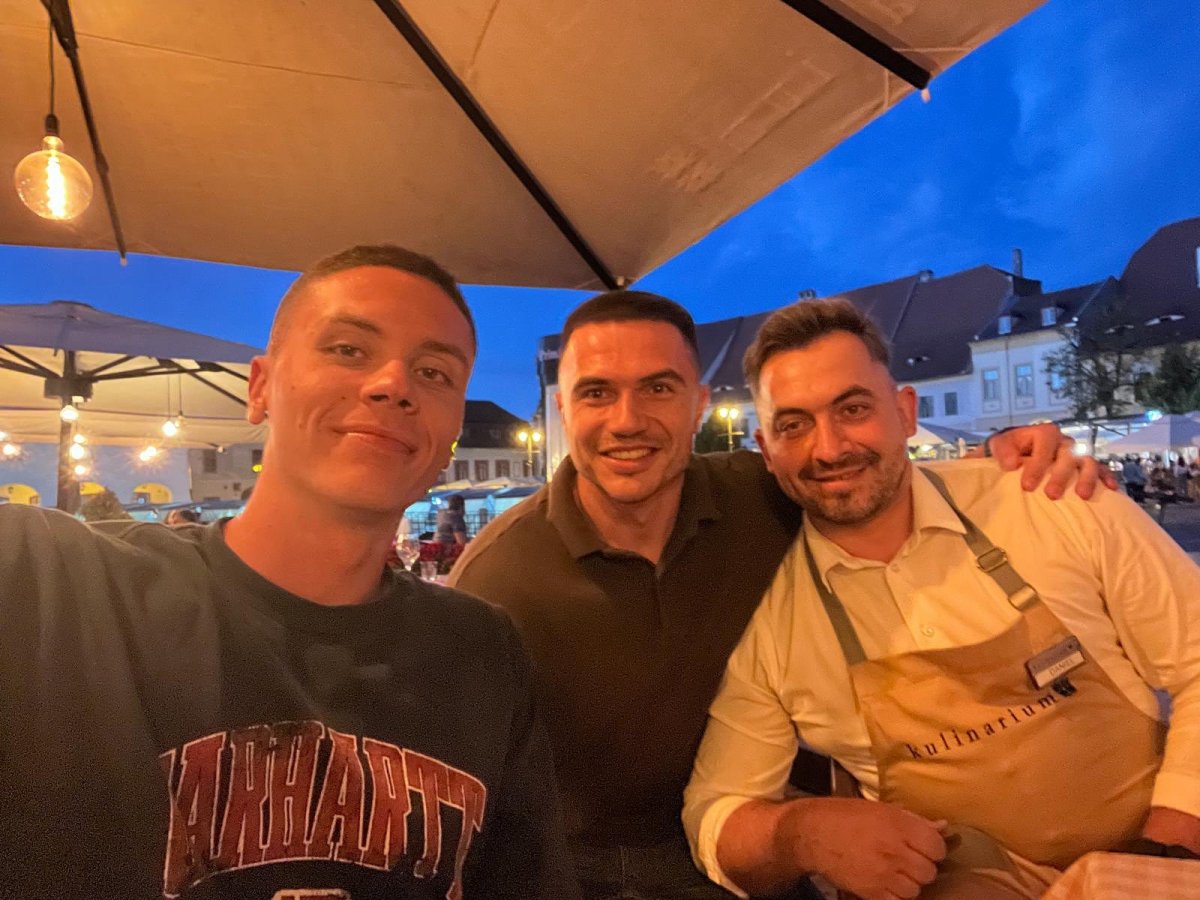 Unde și-a făcut vacanța David Popovici. Recunoscut de fani, campionul român nu s-a dezmințit: ”A fost amabil cu toată lumea și a făcut fotografii”